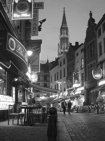 night street near gran#529F